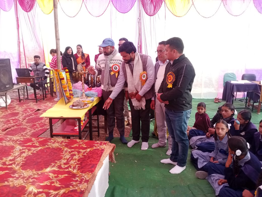 थौलधार।।विकासखण्ड थौलधार के जीआईसी गैर नगुण ने विद्यालय में वार्षिकोत्सव कार्यक्रम किया आयोजित।