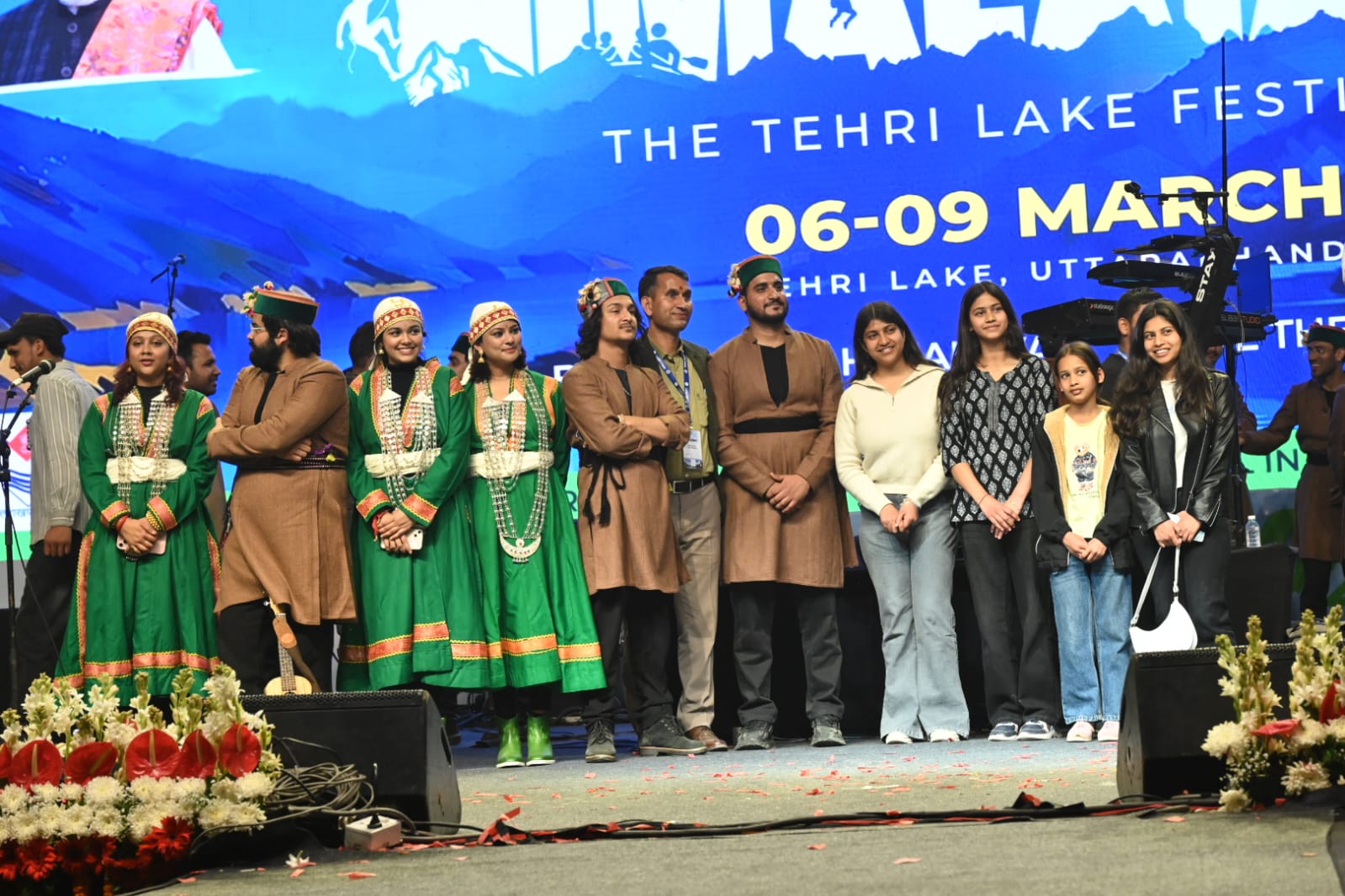 उत्तराखंड।। माधोसिंह भण्डारी नाट्य मंचन,लेजर शो और पांडवाज की प्रस्तुति से गूंजा टिहरी लेक फेस्टिवल।