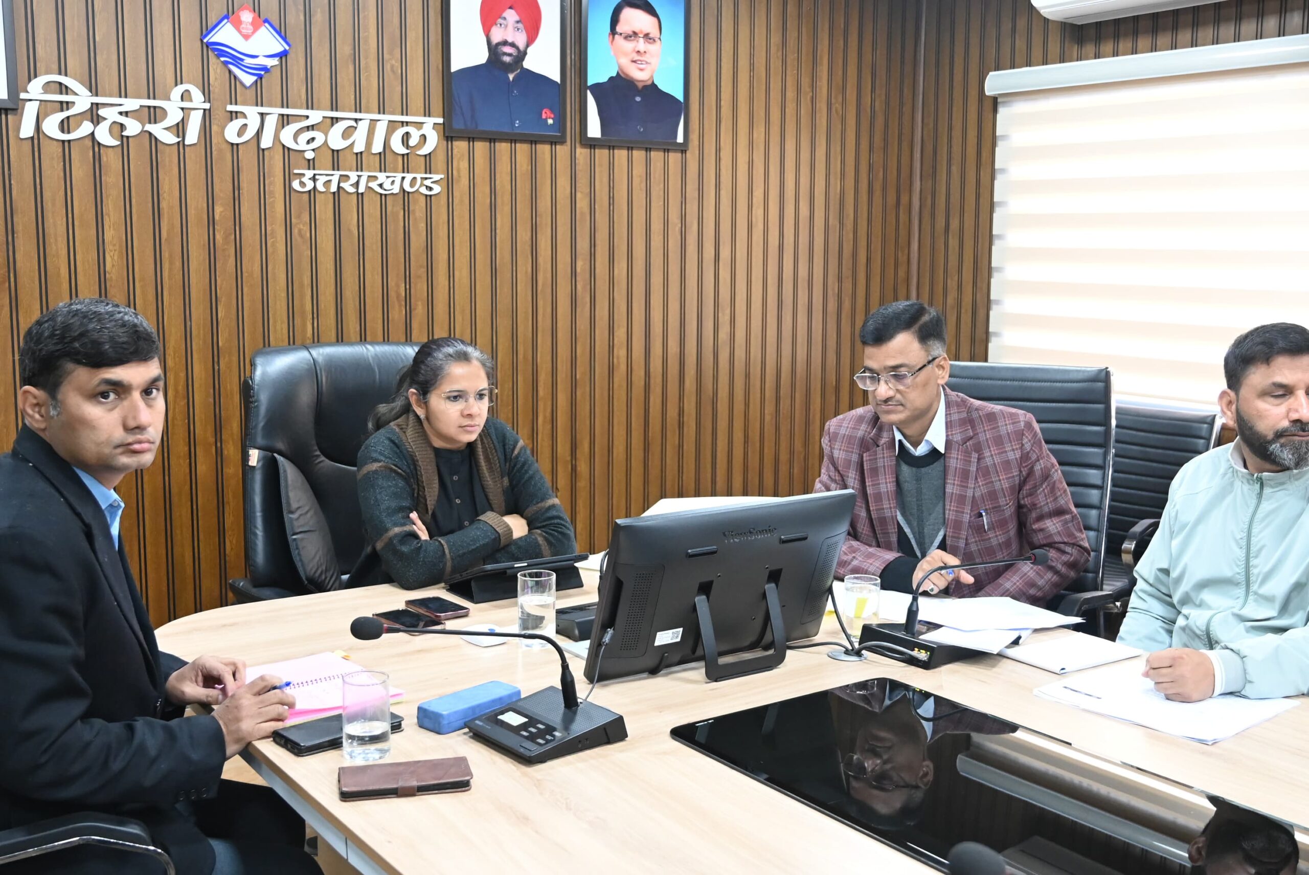 उत्तराखंड।। डीएम टिहरी द्वारा जनपद स्तर पर टेबल वर्क CMMS पोर्टल पर प्रगति तथा प्रशिक्षण कार्यक्रमों की विस्तृत समीक्षा की गई।