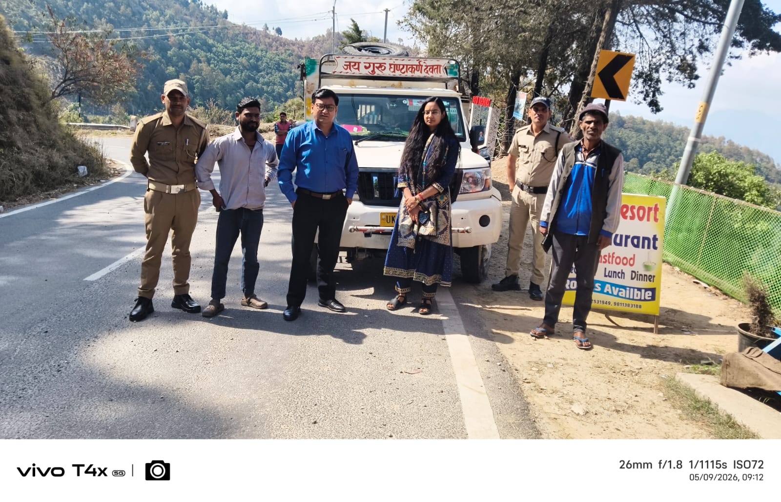 टिहरी गढ़वाल।। चम्बा कनाताल के पास औचक निरीक्षण में राशन परिवहन में अनियमितता पकड़ी गई,सरकारी खाद्यान्न से भरे दो वाहन सीज।