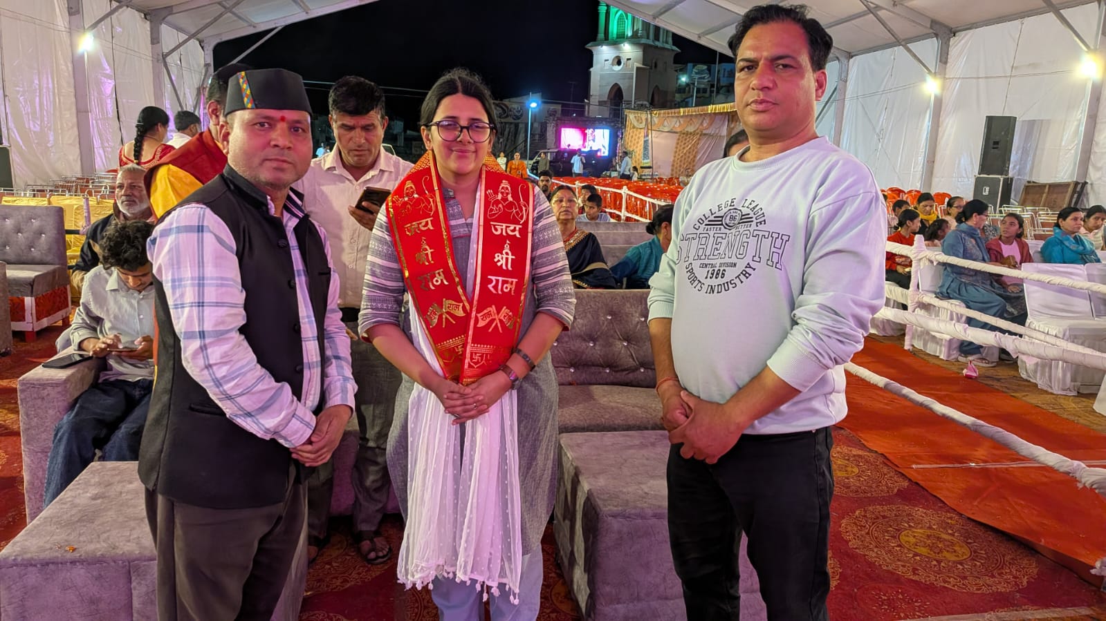 टिहरी गढ़वा।।बौराड़ी स्टेडियम में आयोजित रामलीला में जिला पंचायत अध्यक्ष सुश्री इशिता सजवाण मुख्य अतिथि के रुप में की शिरकत।