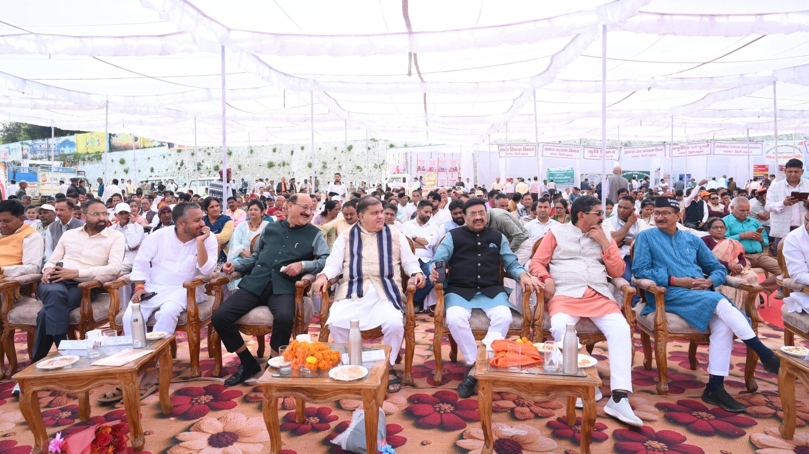 उत्तराखंड।।नई टिहरी में सेवा ज्योति यात्रा ने दिया विकसित भारत का संदेश, जनप्रतिनिधियों सहित उमड़ा जनसैलाब।